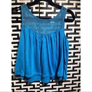 Planet Gold flowy blue top